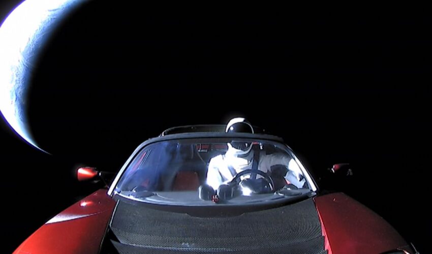 Starman/Tesla e a Rotação da Terra